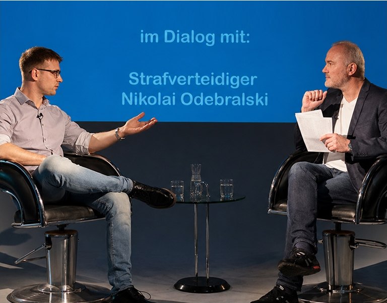 Rechtsanwalt Nikolai Odebralski im Dialog